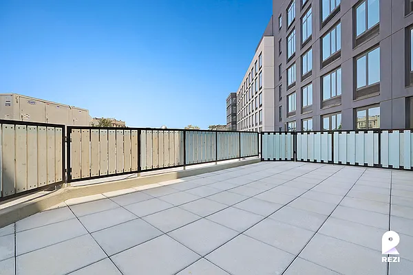 Rented by REZI | media 35