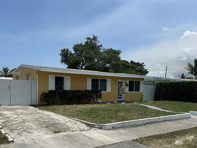 4410 SW 39th St — Photo 3