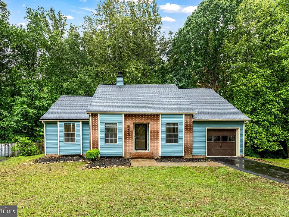 1st image of 10907 Crestwood Dr