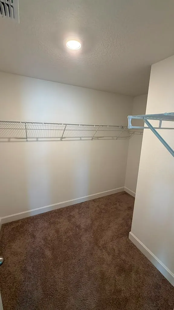 3 bed, 2.5 bath, 2100 sqft, $1,250 — Photo 3