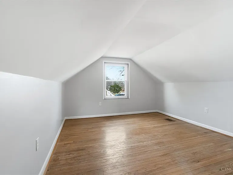 Upstairs bedroom 1