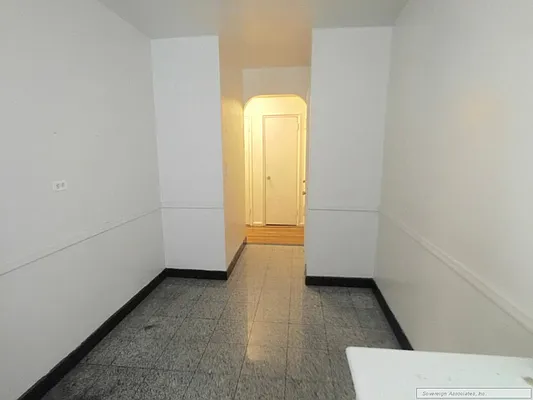 Rented by Sovereign Associates | media 12