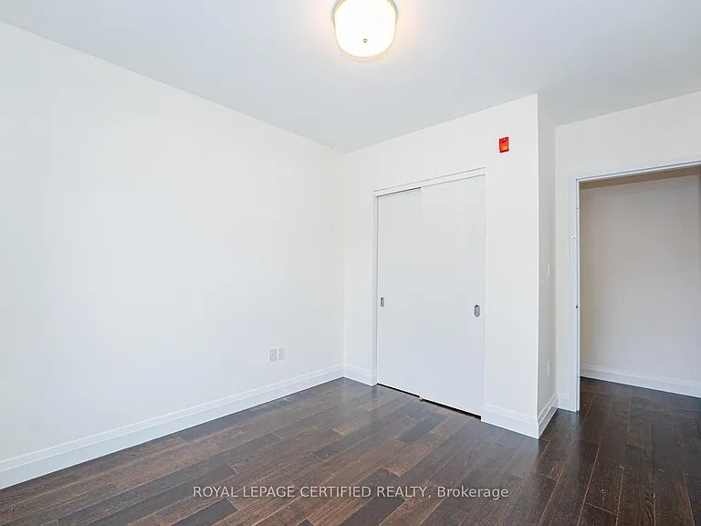 26 Wellington St #205 — Photo 27