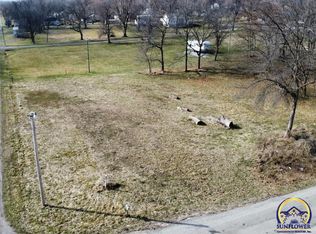 417 E 14th St, Horton, KS 66439