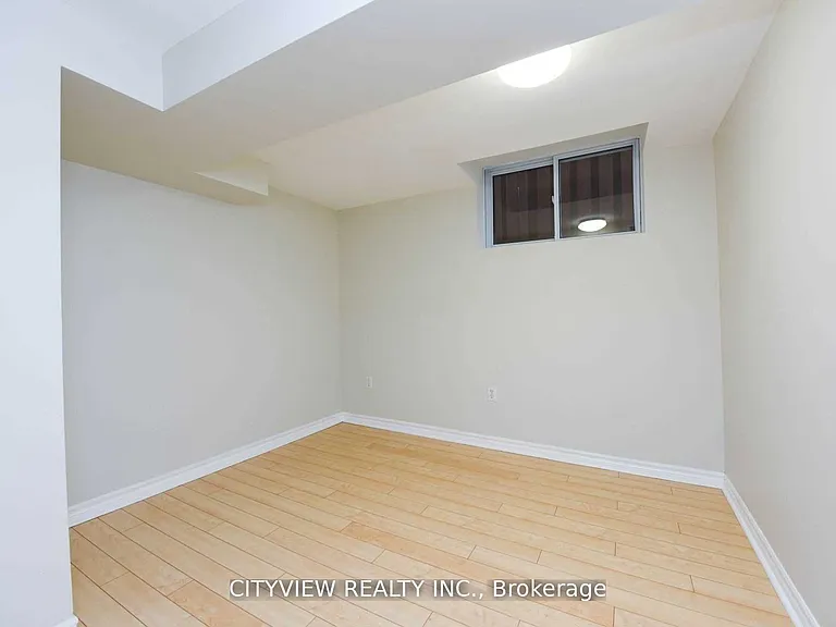 6459 Tisler Cres — Photo 5