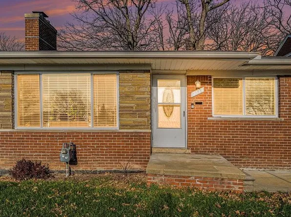 20881 Anita St, Harper Woods, MI 48225