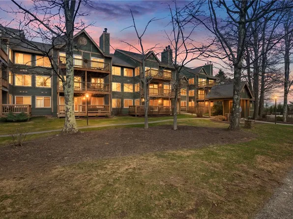 5328 Summit Dr, Hidden Valley, PA 15502