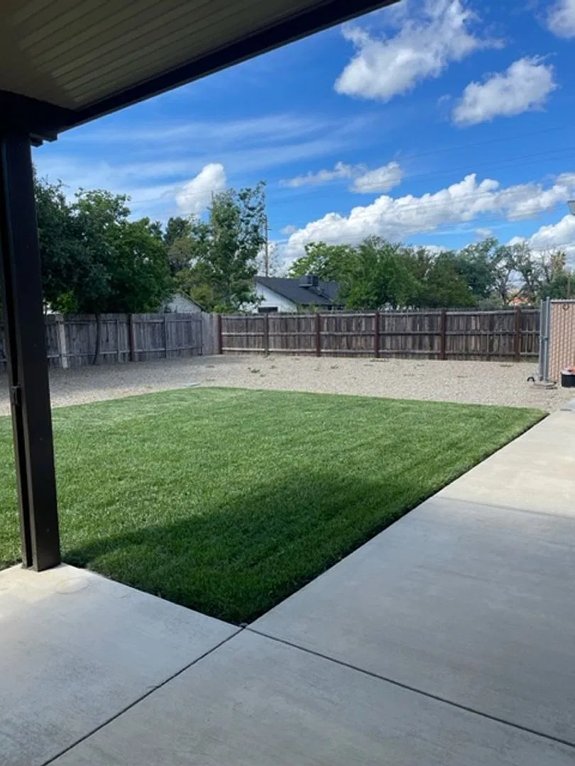 3 Bedroom Home in Mistletoe Neighborhood — Photo 4