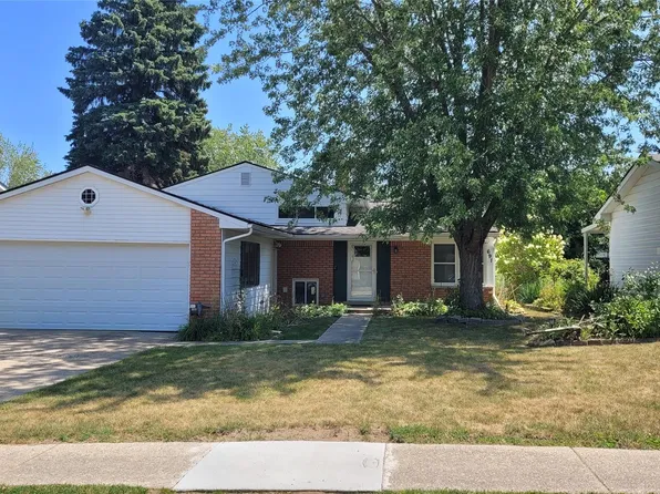 691 Jamestown Rd, Auburn Hills, MI 48326