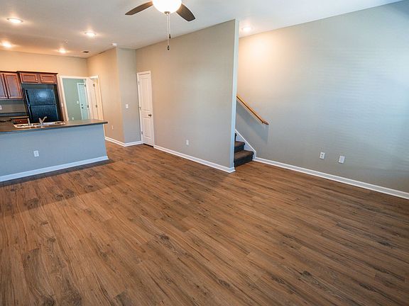 5th image of 2247 Del Carmel Way