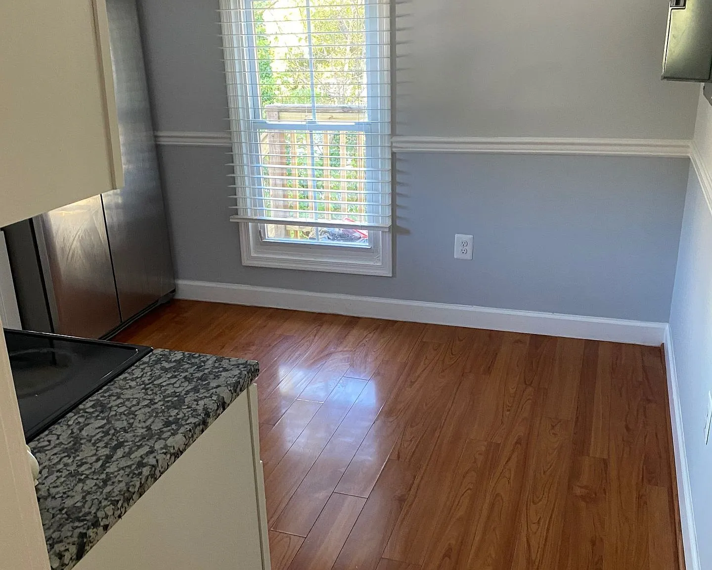 1 bed, 1.0 bath — Photo 3