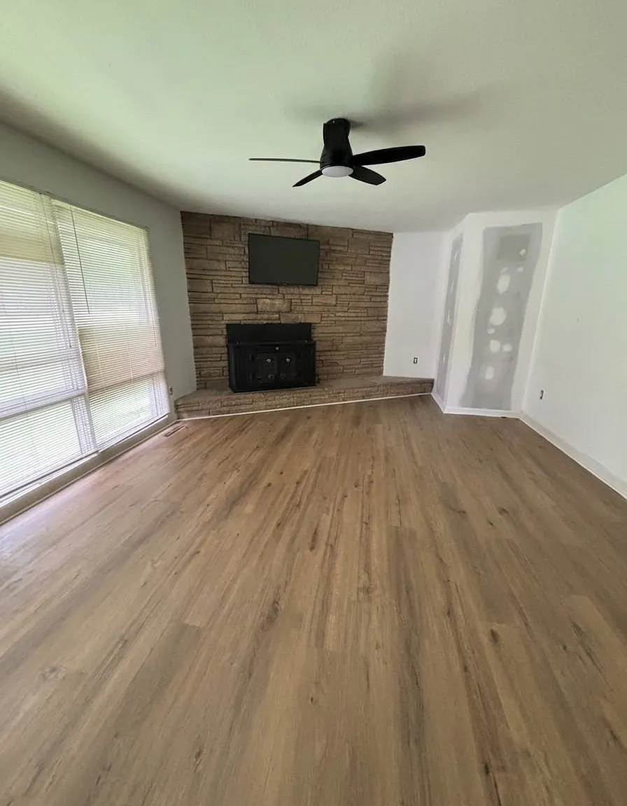 4 bed, 2238 sqft, $2,400 — Photo 1