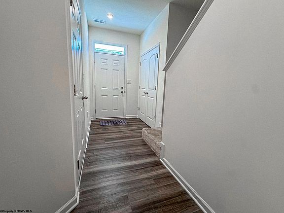 3rd image of 220 Queensbury Ct
