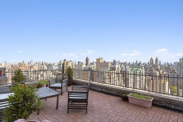 Sold by Compass | media 32