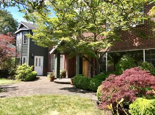 325 S 6th St, Cottage Grove, OR 97424