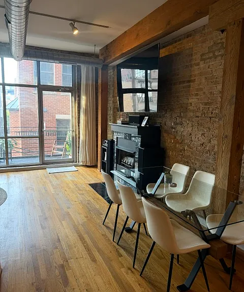 1344 W Madison St #302 — Photo 3
