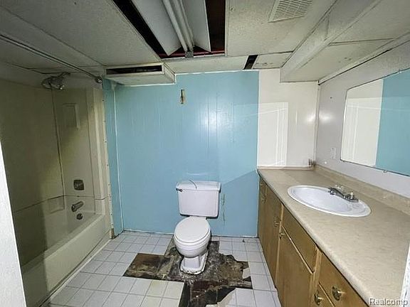 14th image of 29451 Steinhauer St