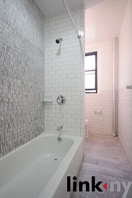 Rented by Link NY Realty | media 38