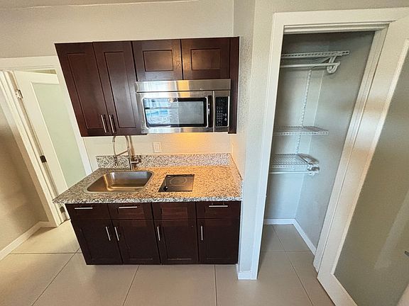4th image of 1401 E Carson Ave #3