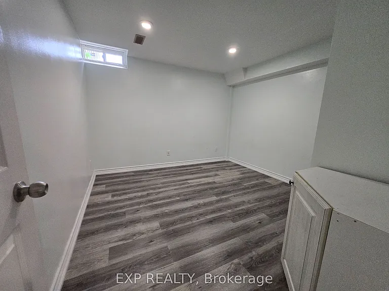 253 Hollymount Dr — Photo 6