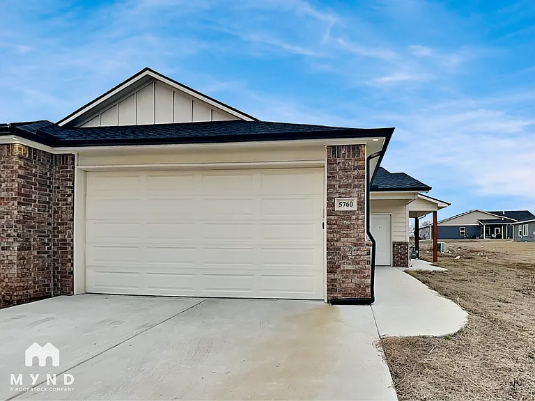 5760 E Bristol St #5760 — Photo 1