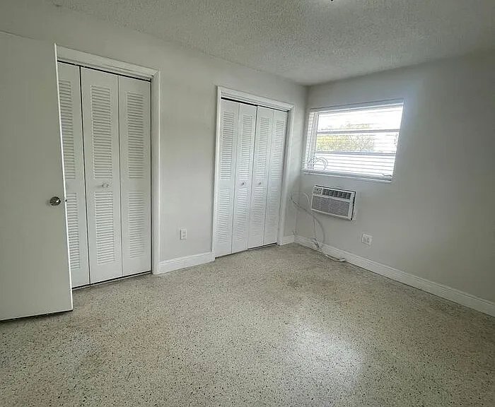 70 SW 30th Ave #12 — Photo 8