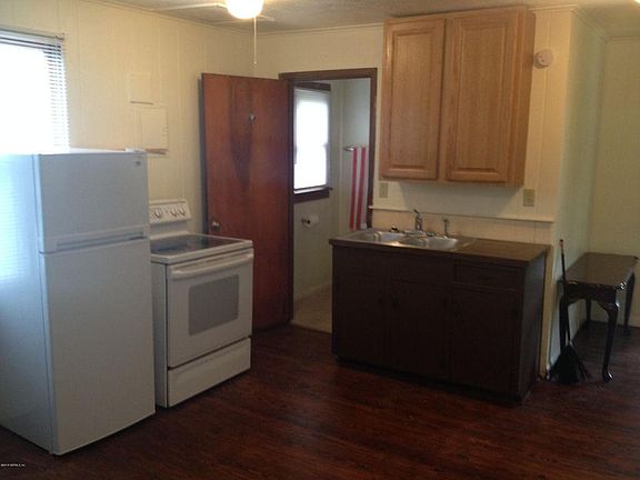 2nd image of 826 Allison St