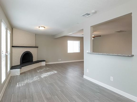 5th image of 407 E Ellis Dr