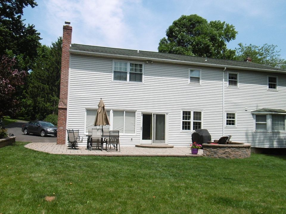2nd image of 1221 Joseph Rd