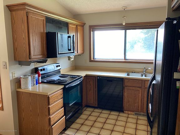 5th image of 230 Cloverland Dr