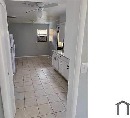 4th image of 1041 SW 53rd St