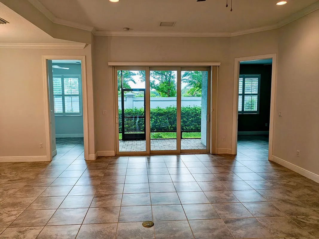 3 bed, 2.0 bath, 1604 sqft, $2,500 — Photo 2