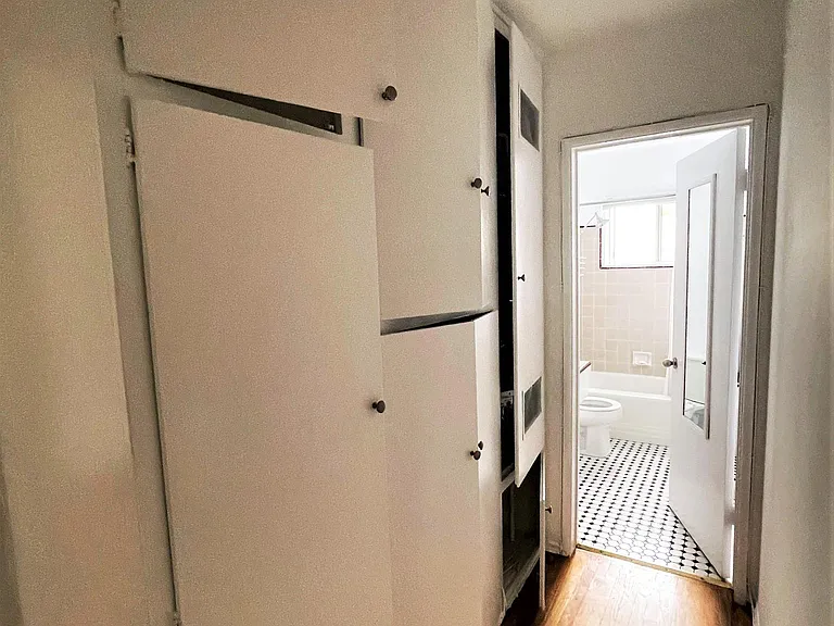 11653 Blix St #5 — Photo 9