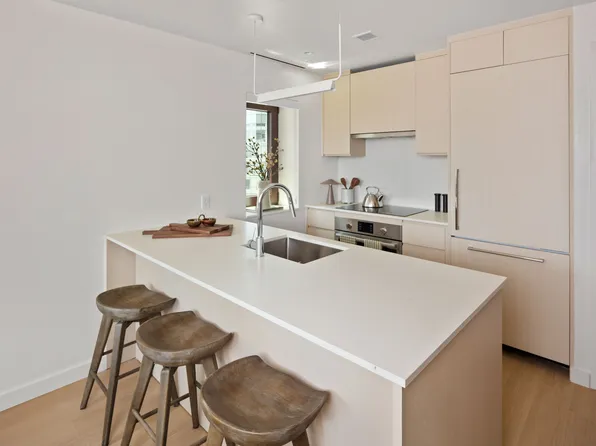300 East 50th Street 5L image 2 of 14