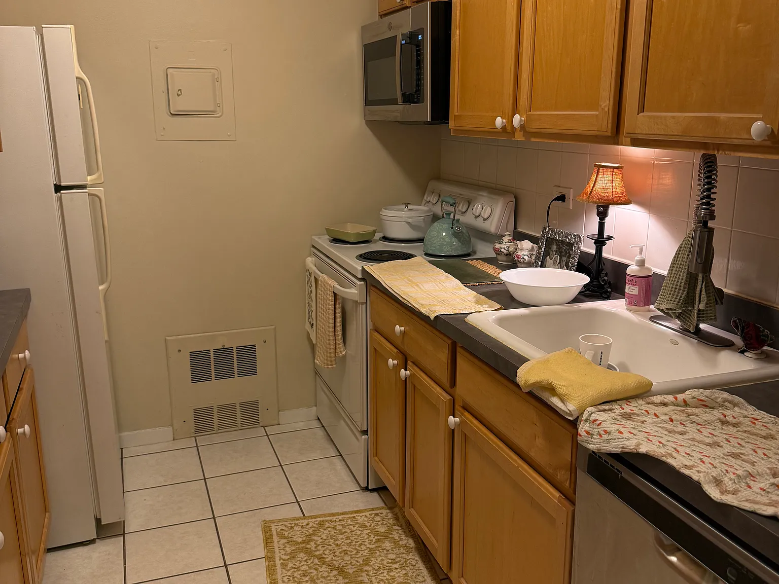 1 bed, 1000 sqft, $1,650 — Photo 3