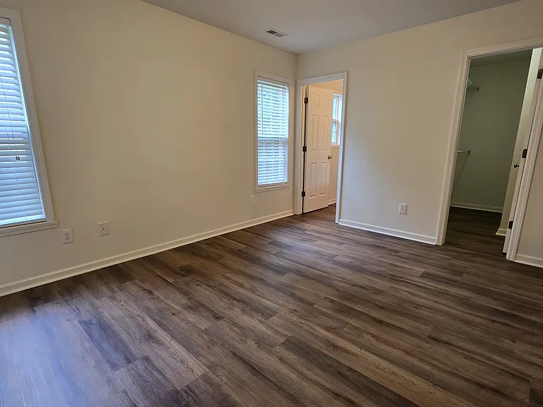 2447 Mid Salem Dr — Photo 7