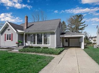 31 S Irwinwood Rd, Lancaster, NY 14086