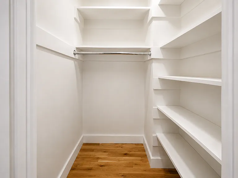 207 E 37th St #3B — Photo 5