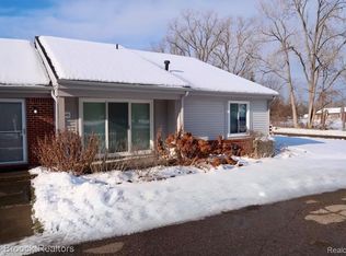 1045 Leisure Dr, Flint, MI 48507