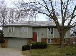 1323 N 148th Plz, Omaha, NE 68154