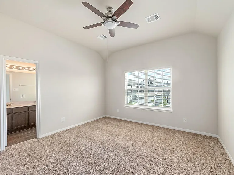 3915 Deledda Dr — Photo 21
