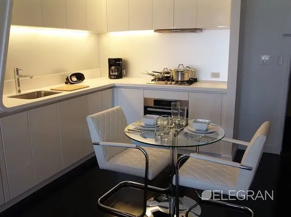 123 Washington Street image 5 of 11