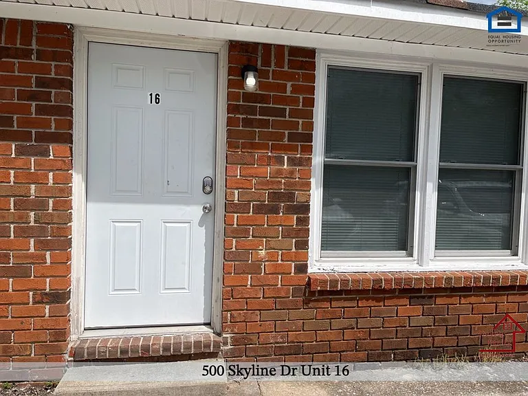 Skyline Apartments — Photo 29