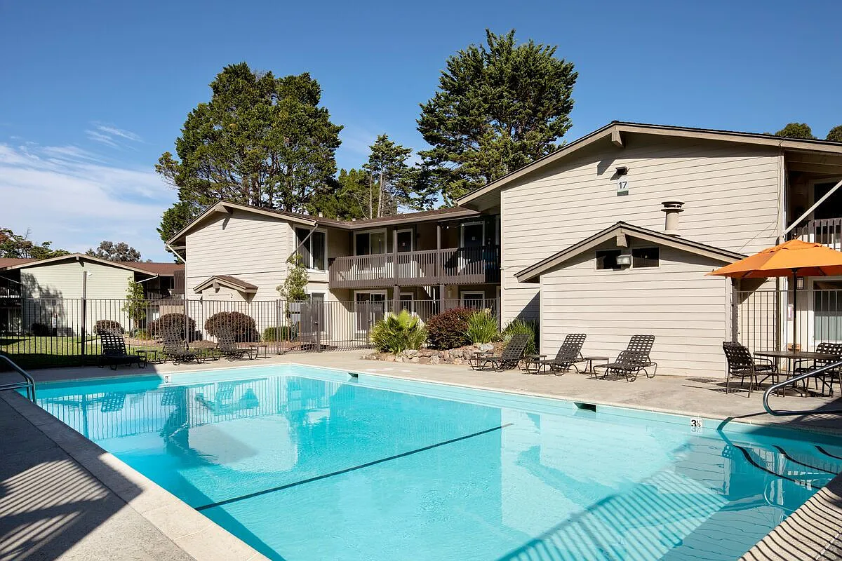 Crystal Springs Terrace — Photo 2