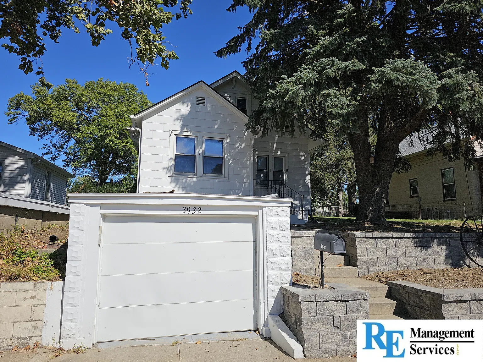 2 bed, 1011 sqft, $1,800 — Photo 1