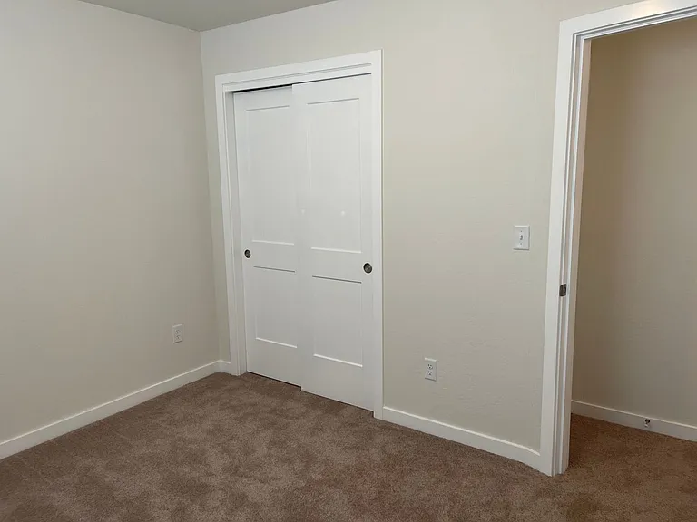 185 Northridge Ter — Photo 33