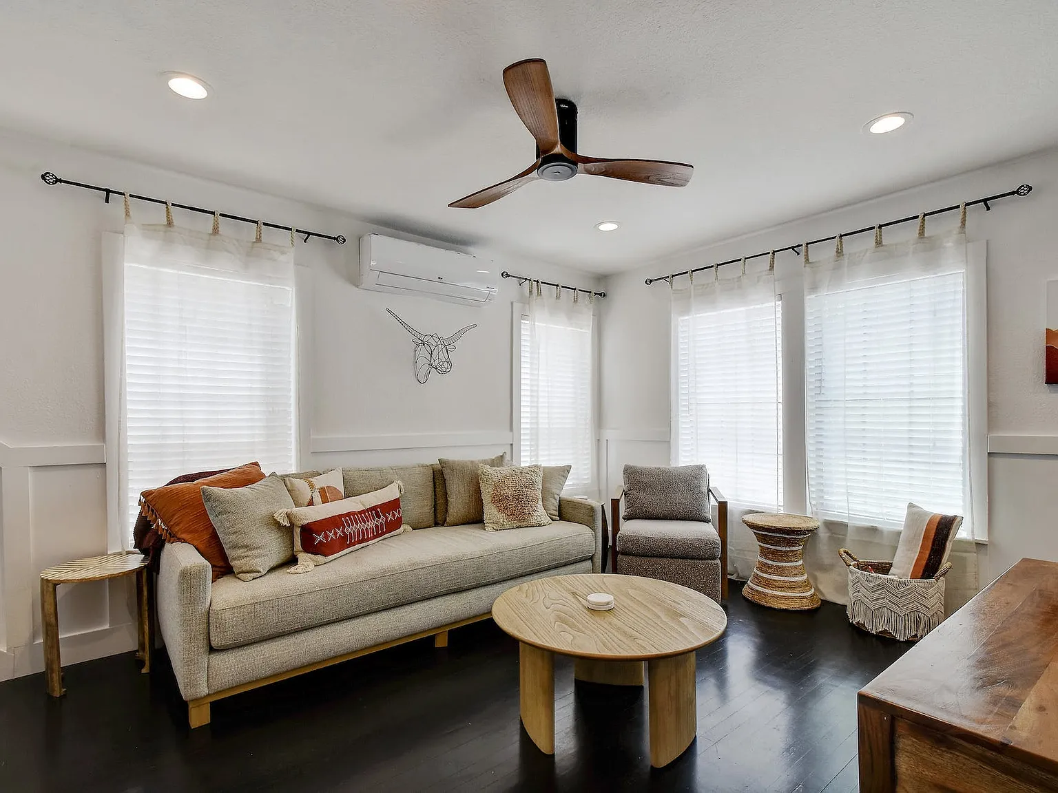 2 bed, 850 sqft, $1,355 — Photo 3