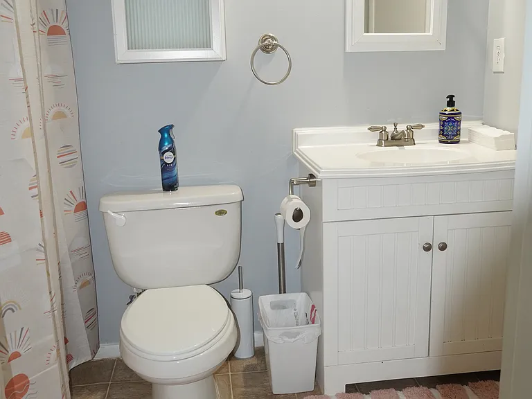 main bath, upper level