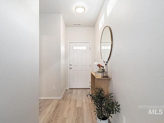 3rd image of 6268 N Carlese Ave