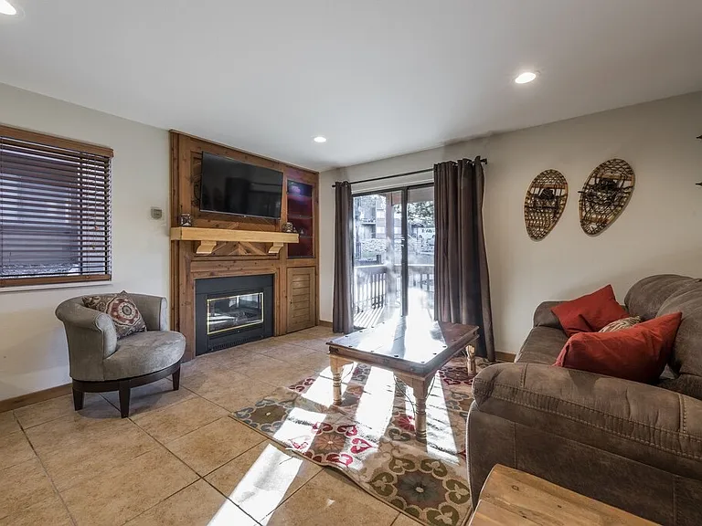 2025 Canyons Resort Dr #L3 — Photo 2